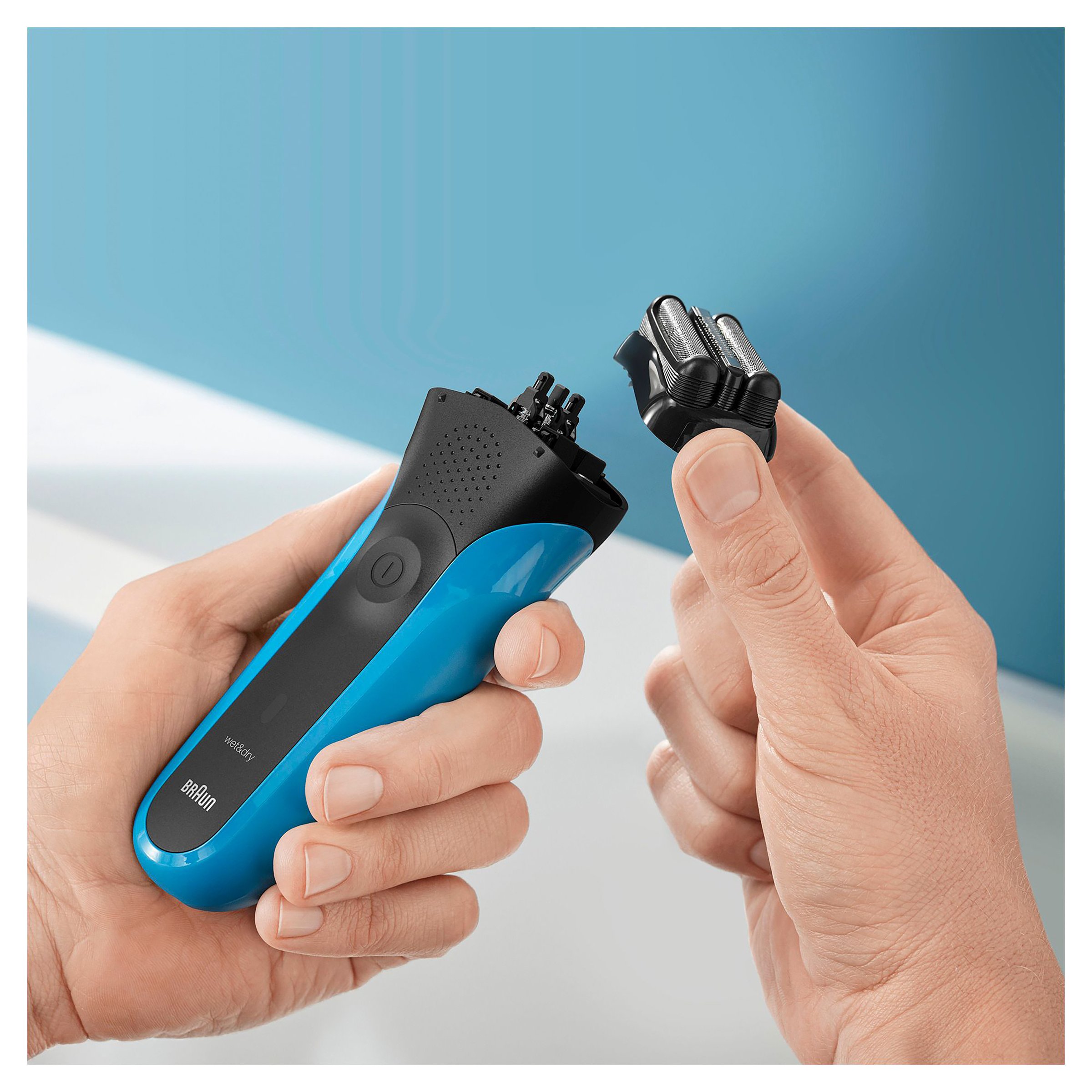 Braun Series 3 - 310S Rechargeable Wet & Dry Electric Shaver Blue 1 unit - Image 8