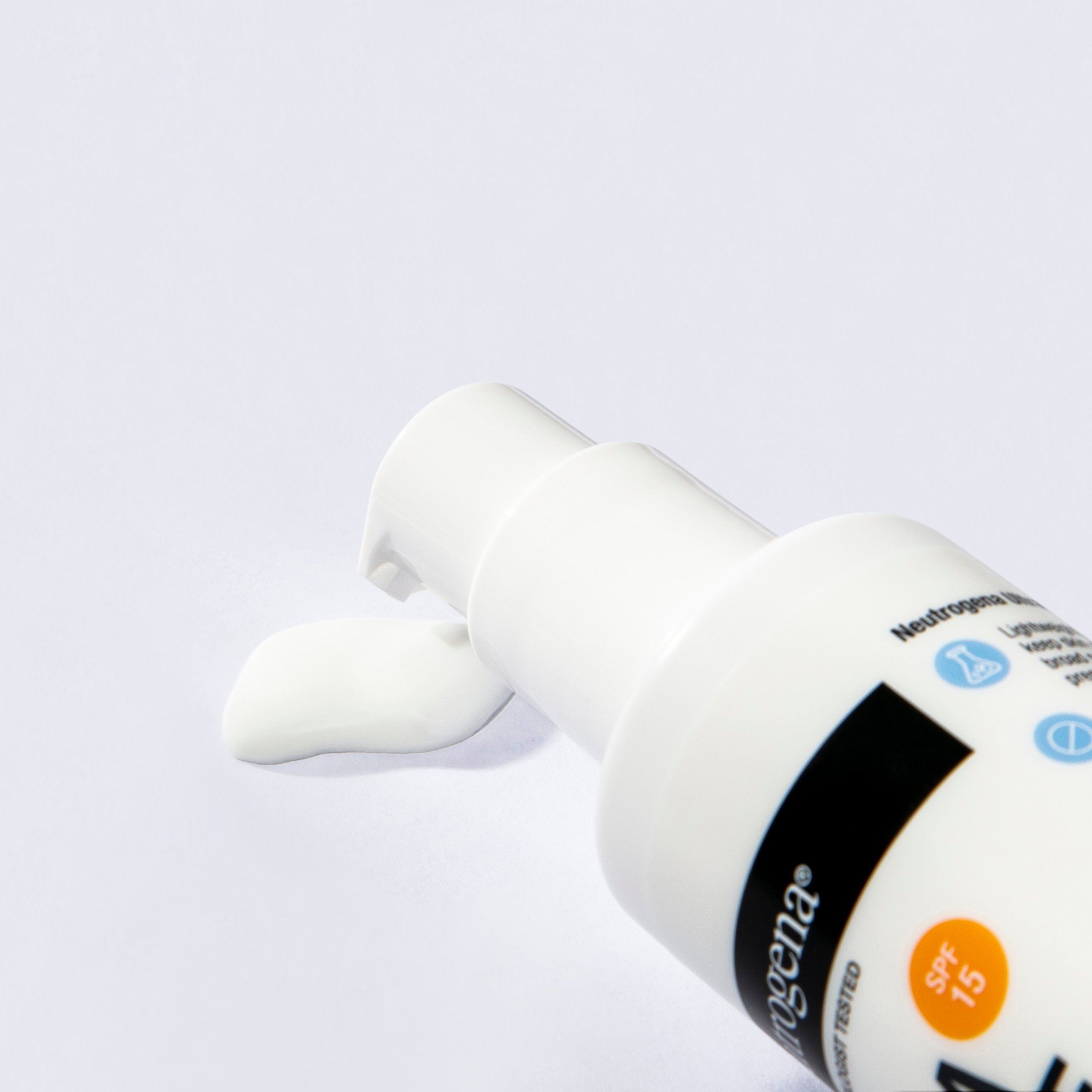 Neutrogena Ultra Gentle Moisturiser SPF15 - 100ml - Image 9