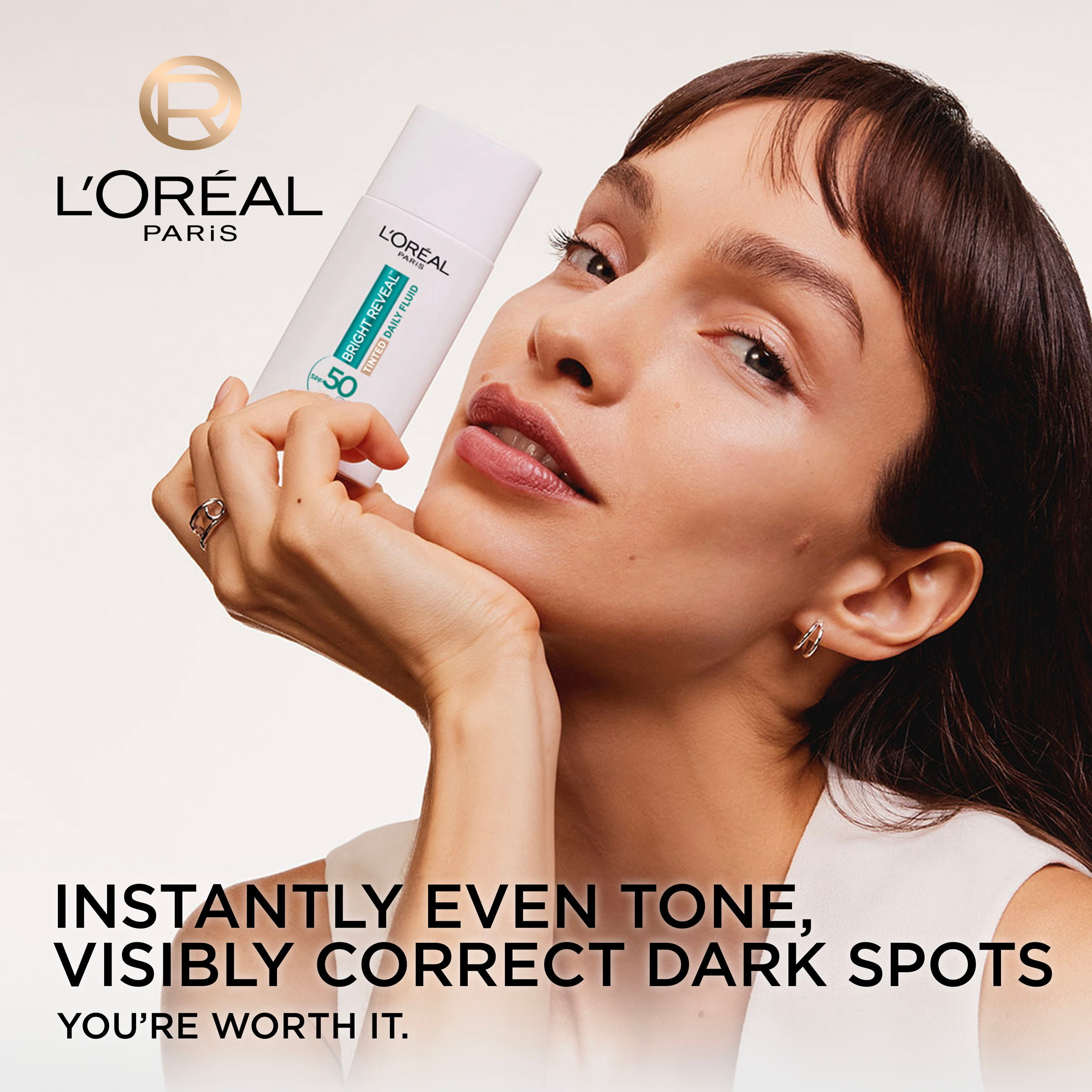 L'Oreal Paris Bright Reveal SPF 50 Tinted Fluid Light 50ml - Image 6