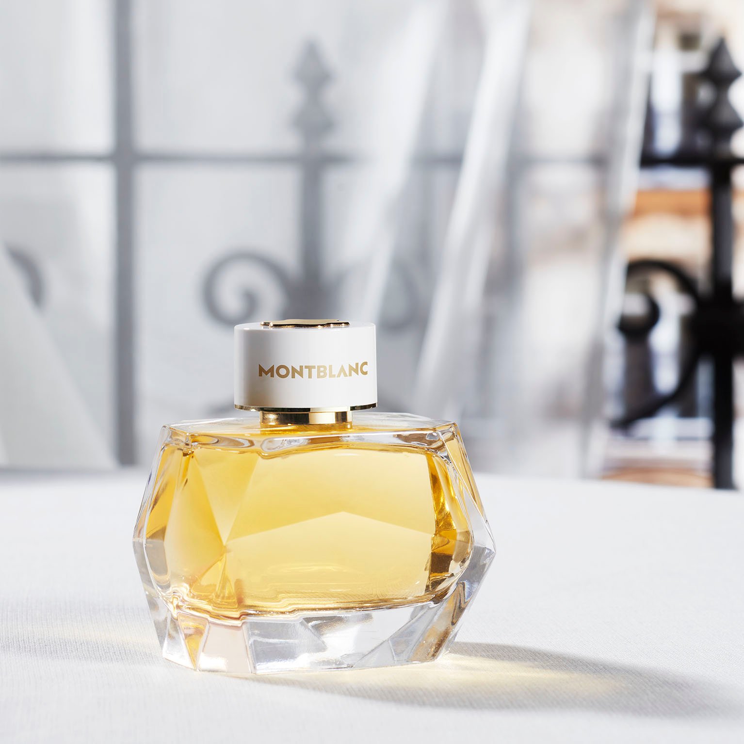 Mont Blanc Signature Absolue EDP Spray 50ml - Image 3
