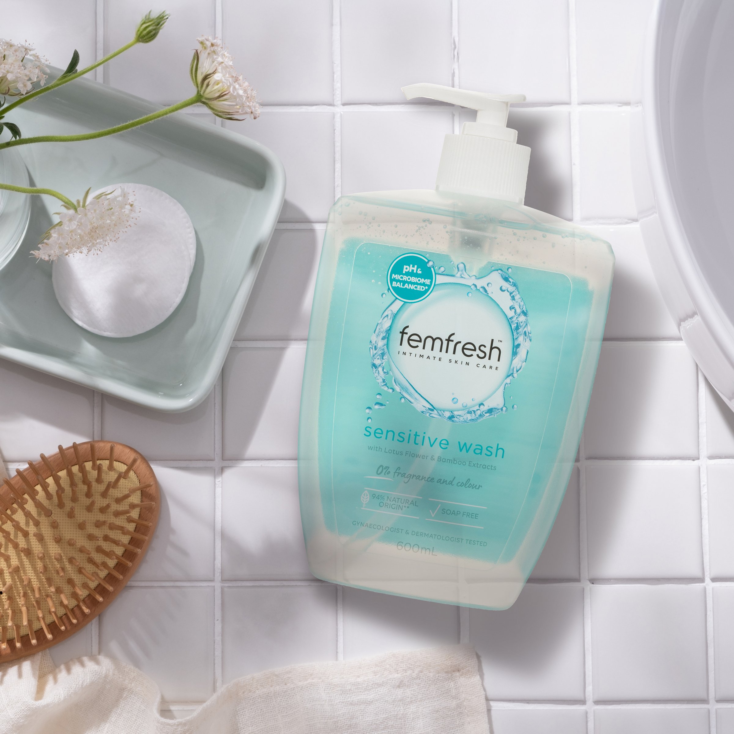 Femfresh Wash Sensitive 600ml - Image 7